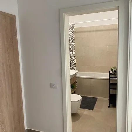 Deea H24 Apartment *