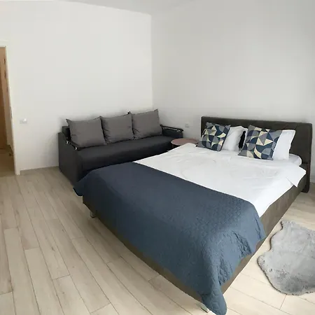 Apartment Deea H24 *